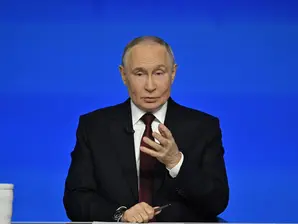 „Черният август“ отново тегне над Русия, но Путин омаловажава кризата