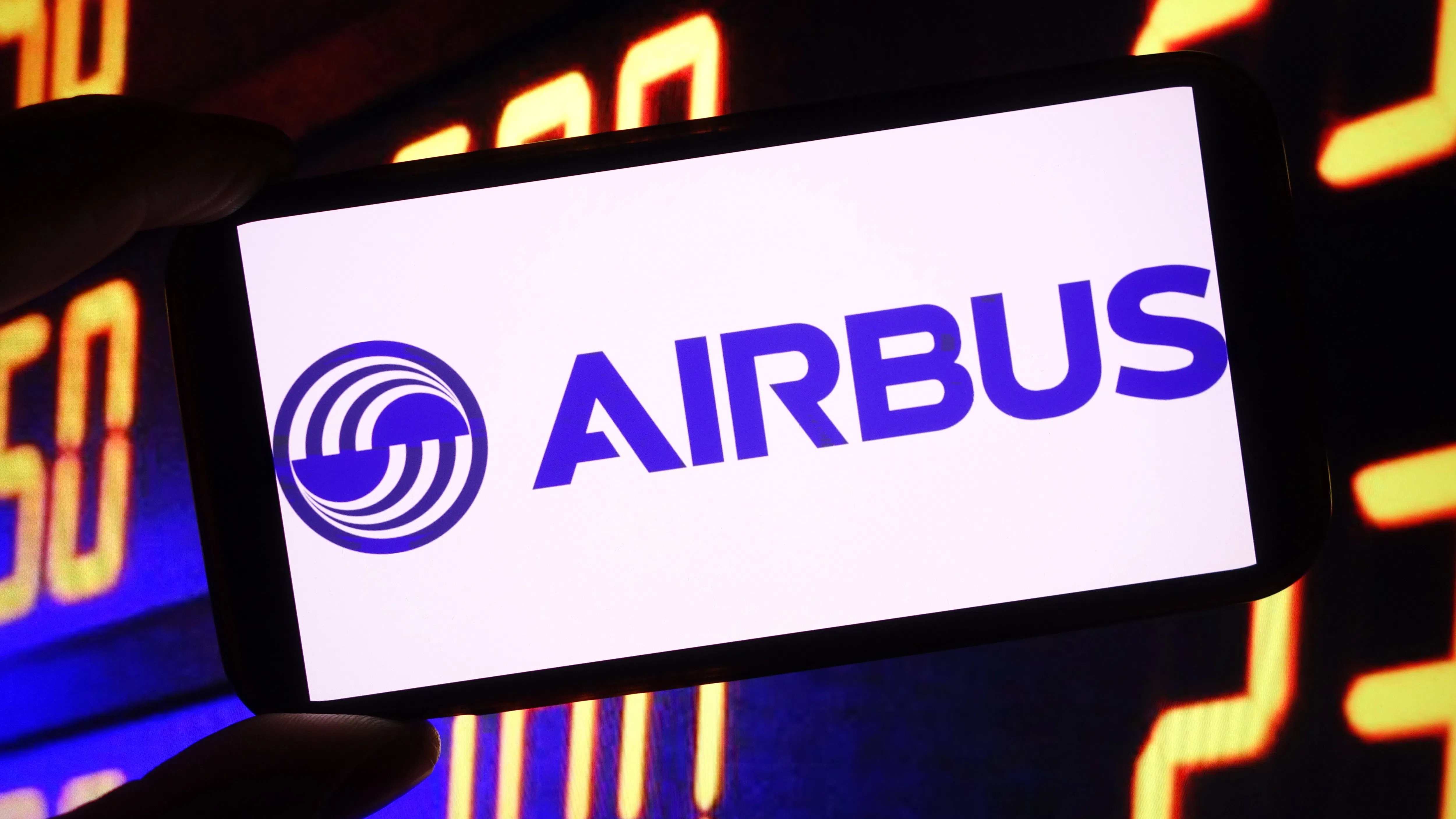 Airbus може да даде приоритет на доставките на клиенти извън САЩ, ако тарифите на Тръмп възпрепятстват търговията