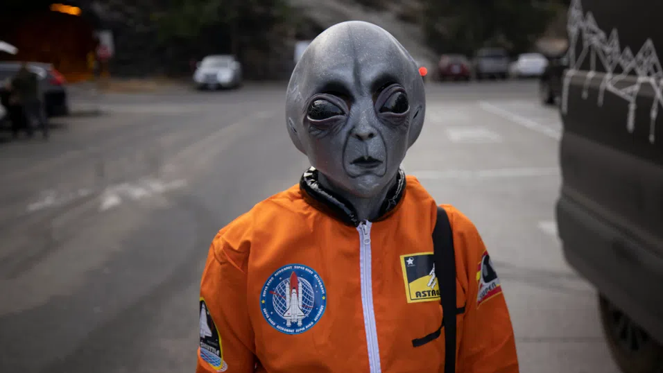 Тръмп нарежда разсекретяване на досиета за извънземен живот