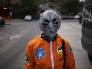 Тръмп нарежда разсекретяване на досиета за извънземен живот