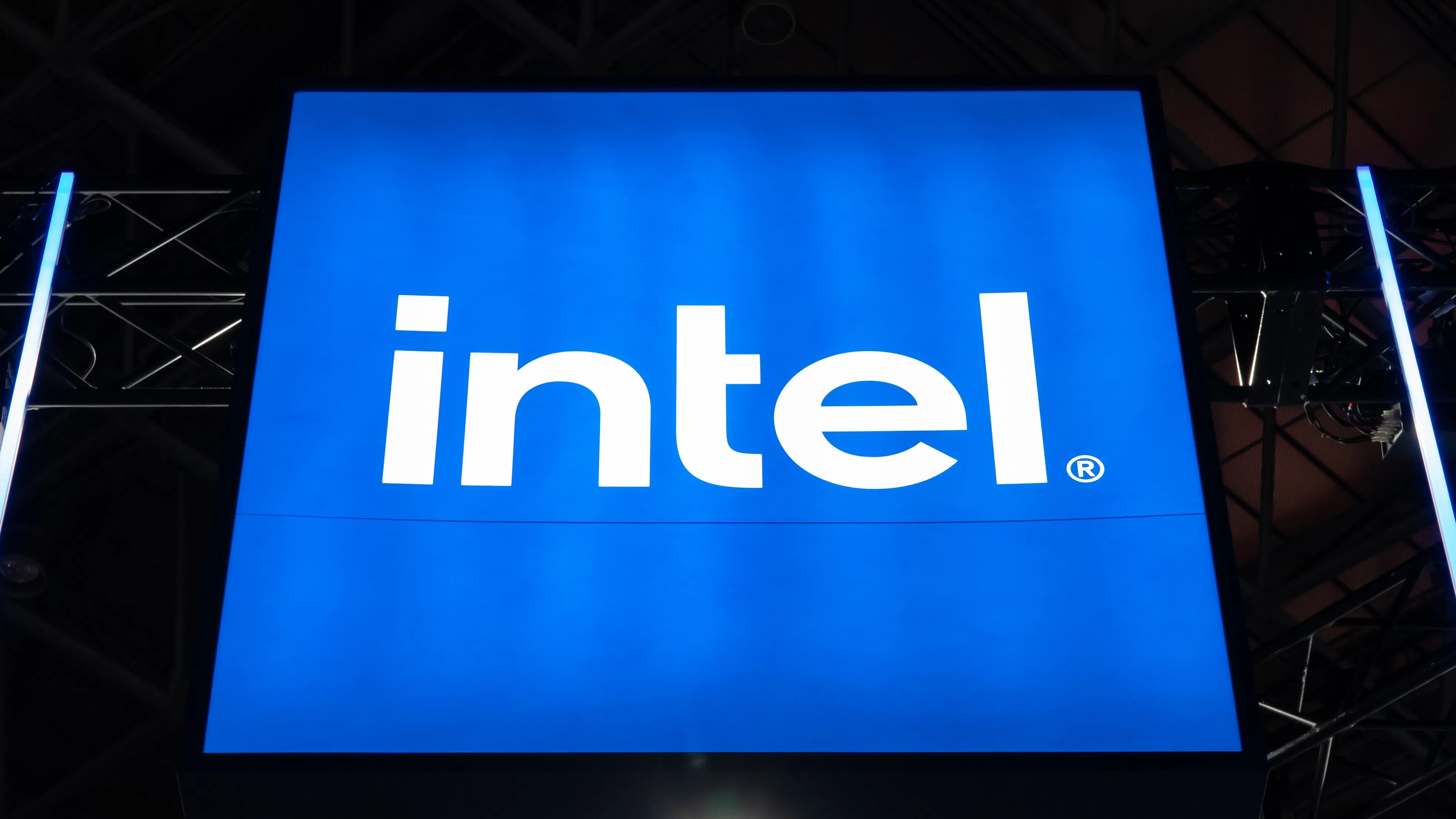 Белият дом предостави $8,5 млрд. на Intel, подхранвайки местното производство на чипове