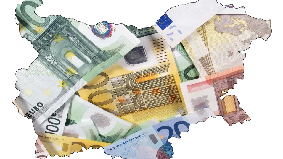 Вътрешното потребление остава двигател, но губи скорост, показва анализ на УниКредит Булбанк