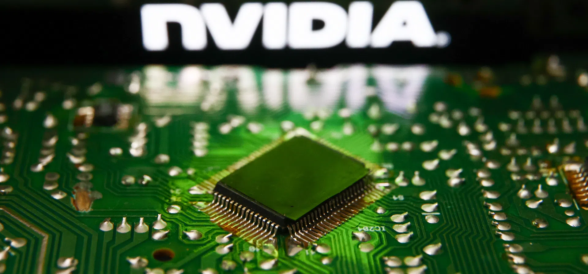 Съосновател на Supermicro обвинен в схема за износ на чипове на Nvidia към Китай