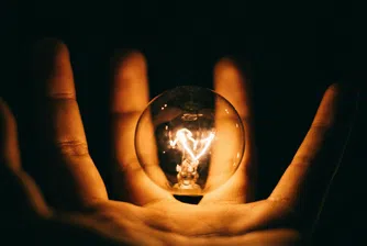 Учените извеждат необходимостта от активна социална и инвестиционна политика не само по отношение на текущите разходи за транспорт и енергия, но и за дългосрочно намаляване чрез целенасочени инвестиции и мерки в енергийна ефективност и декарбонизация