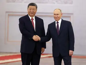 По време на официалното посещение на руския президент в Пекин двете държави подновиха Договора за добросъседство и демонстрираха нарастваща икономическа и стратегическа обвързаност на фона на конфликтите в Украйна и Близкия изток