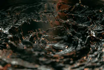 Паузата на Тръмп за удар по Иран срина цените на петрола с повече от 3%