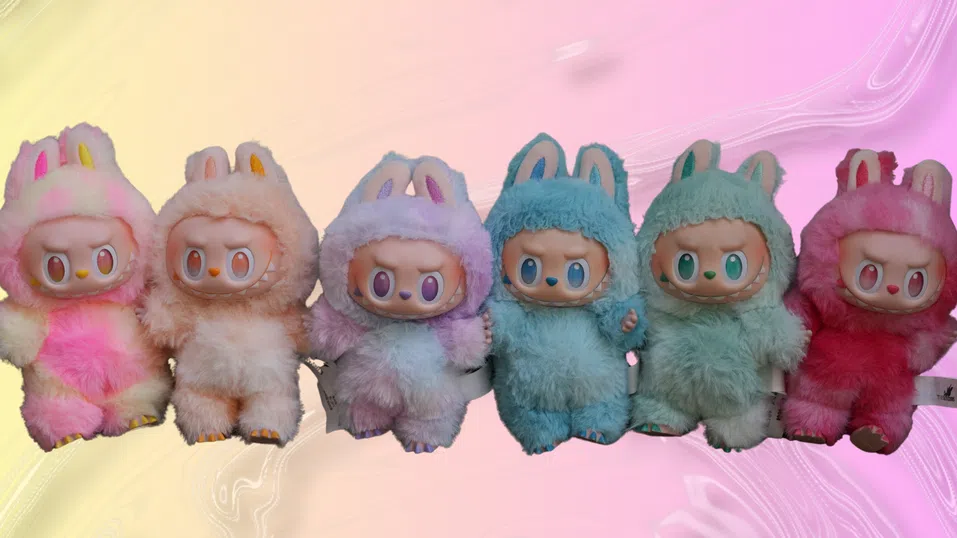 Очарователни или просто странни? Как куклите Labubu завладяха света