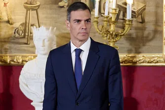 Докато икономиката на страната се разширява, има признаци, че тя не се развива достатъчно бързо, за да поддържа инерцията. Токсичната вътрешнополитическа атмосфера непрекъснато поставя препятствия