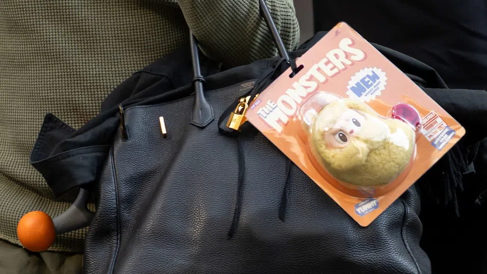 Акциите на Pop Mart скачат с 12% след рекордни печалби и ново Labubu