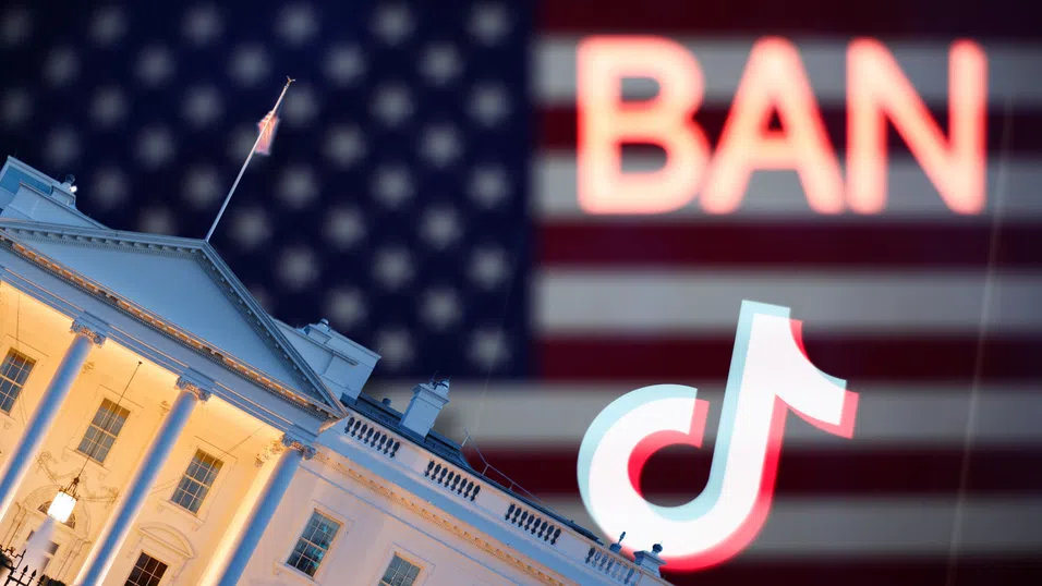 Тръмп и странната му „любов“ към TikTok: от враг №1 до нова стратегия за Белия дом