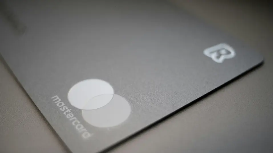 Масов срив в Revolut засегна плащания, преводи и тегления от банкомати