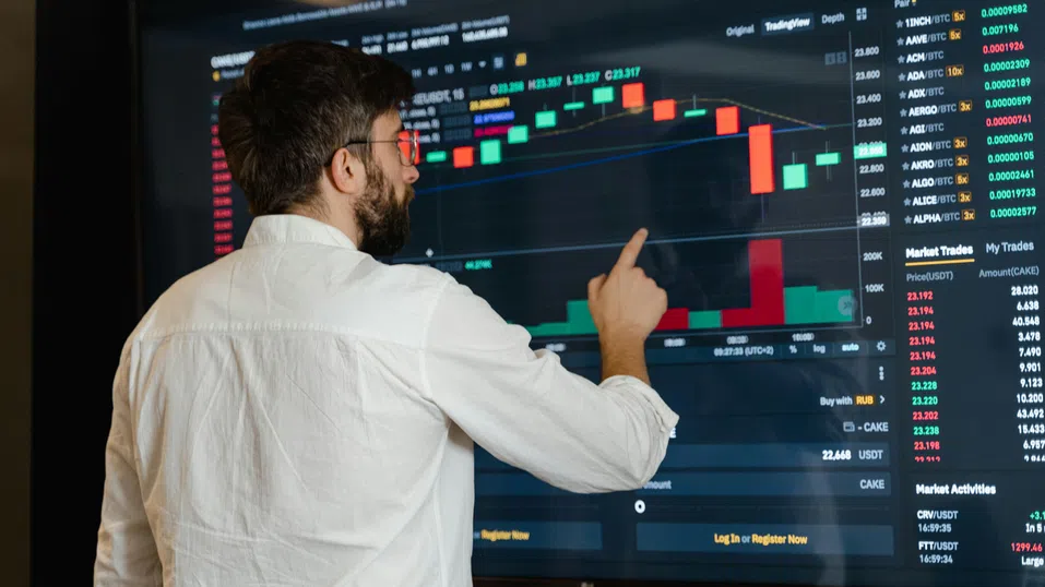 Защо свръхбогатите инвестират в потребителски акции