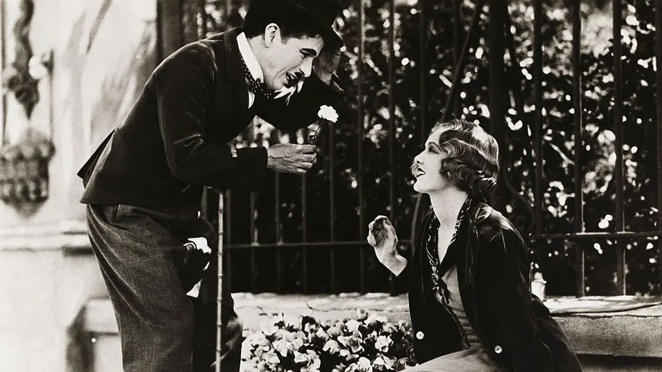 Историята зад „Светлините на града“ на Чарли Чаплин и най-великия финален кадър в киното