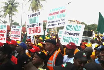 Нигерия е изправена пред една от най-тежките си икономически кризи от години насам