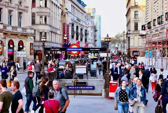 Estee Lauder, EasyJet и иконичният лондонски магазин за играчки Hamleys са в списъка на нелоялните работодатели