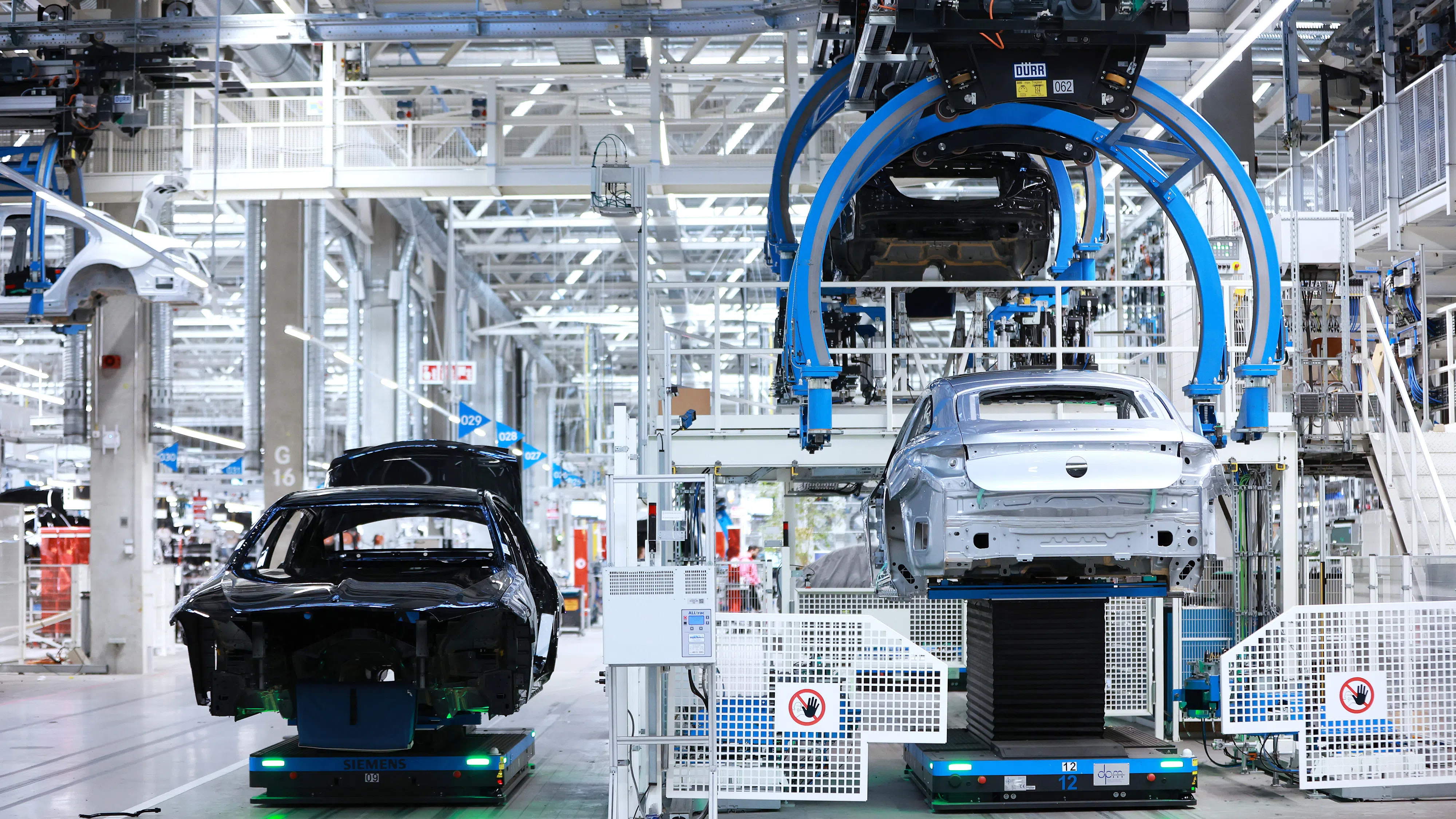 Тримесечните продажби на Mercedes-Benz са засегнати от американските мита