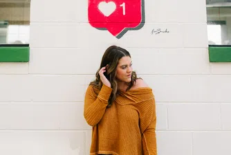 Instagram и TikTok са новите убежища на поезията