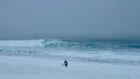 Сърф в ледени води: Как изглежда границата между адреналин и измръзване