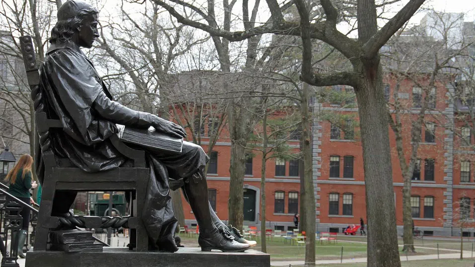 WSJ: Тръмп планира да отреже с още 1 млрд. долара бюджета на Харвард