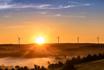 Чистата енергия спира ръста на изкопаемите – за пръв път без икономическа криза