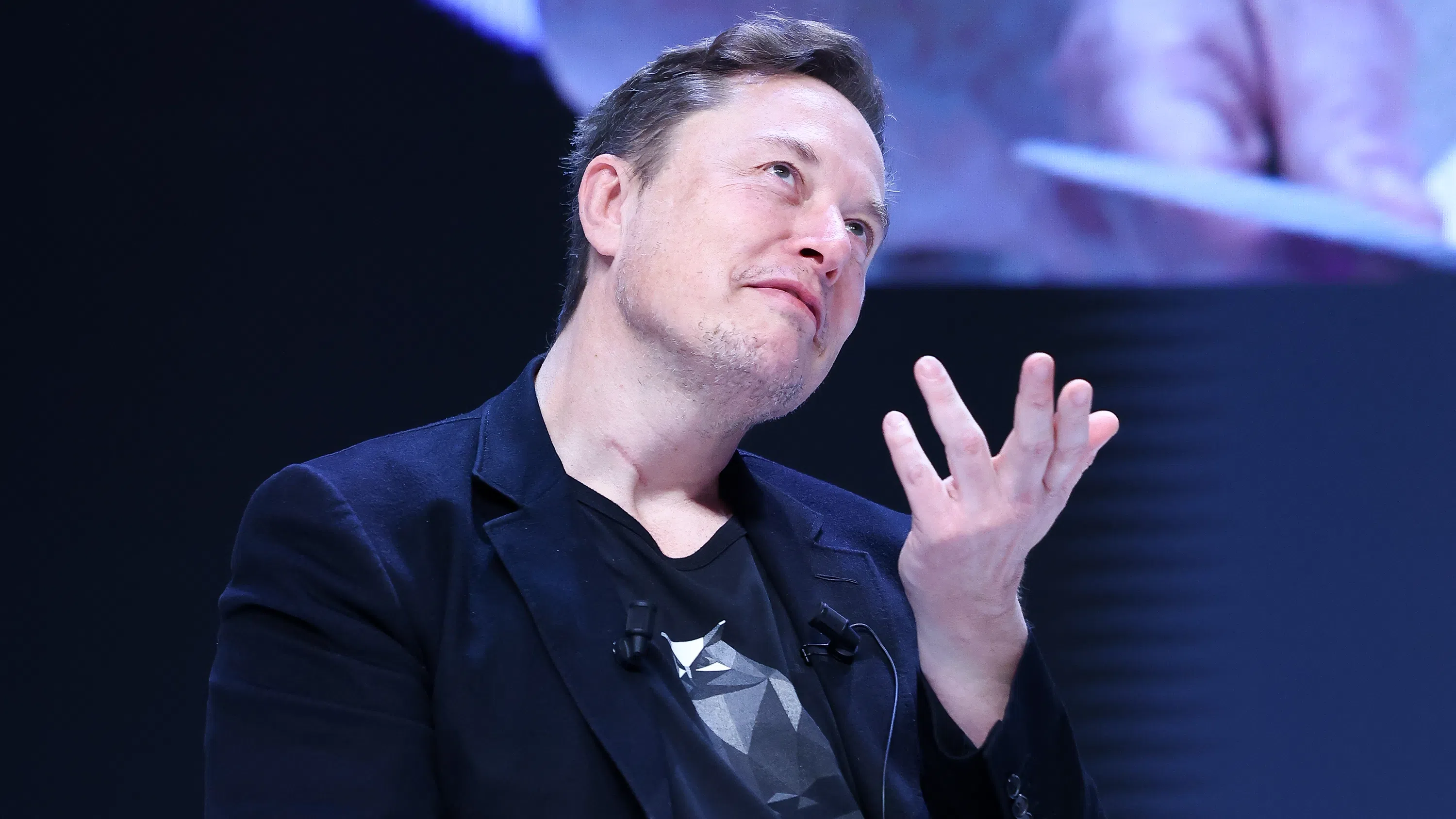Защо за инвеститорите на Tesla е толкова важно Илон Мъск да спре политическите си дарения