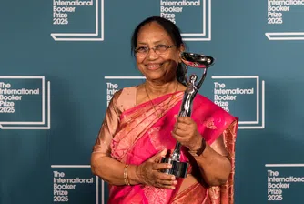 Heart Lamp: Бану Муштак от Индия влезе в историята с наградата „Букър“