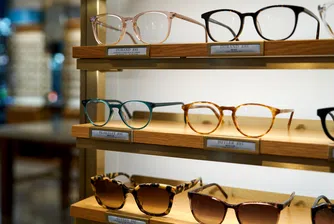 Google си партнира с Warby Parker и Kering за разработване на смарт очила с AI