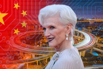 Госпожа Мей Мъск е знаменитост в страната и често играе подгряваща роля преди посещенията на сина си