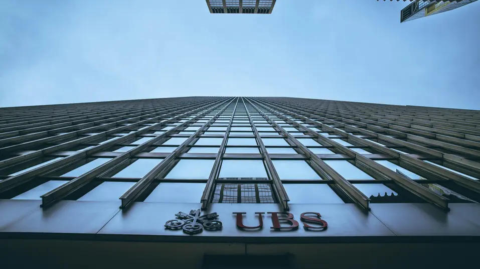 Бизнесът заема страната на UBS срещу по-строгите регулации от правителството