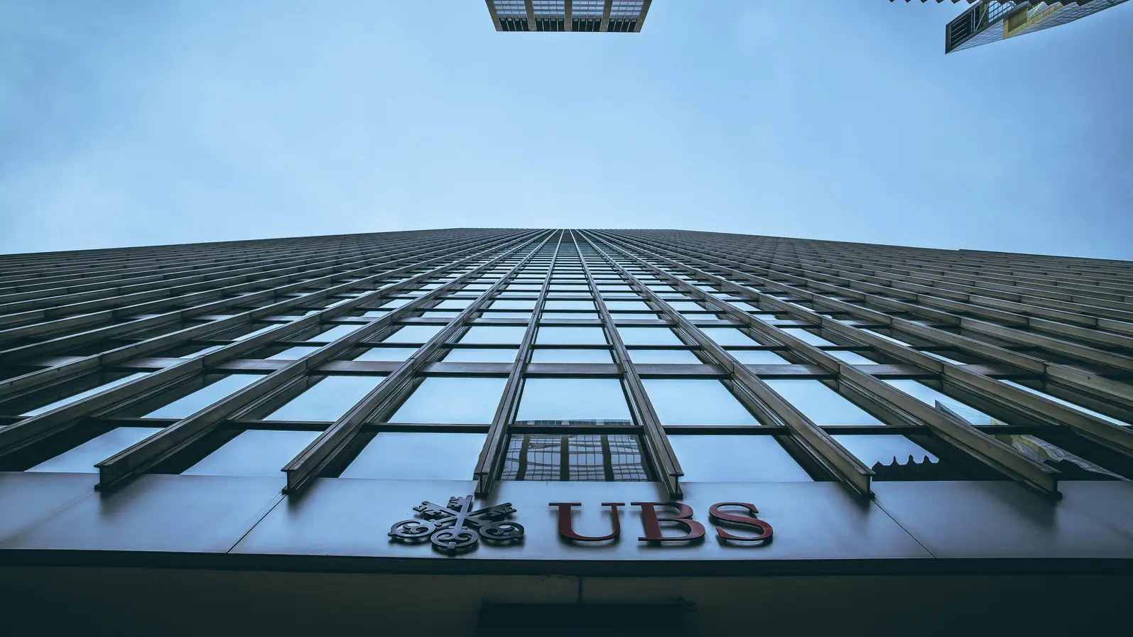 Бизнесът заема страната на UBS срещу по-строгите регулации от правителството