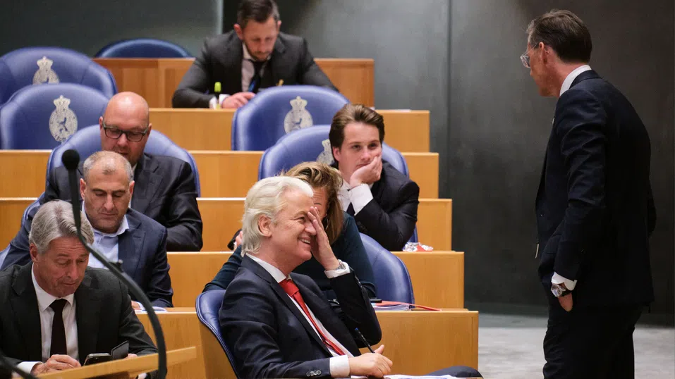 Изкуственият интелект се бърка в изборите: Чатботовете подвеждат нидерландските избиратели