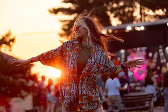 Мога да правя каквото си искам: Защо все повече хора ходят сами на концерти, фестивали и клубове?