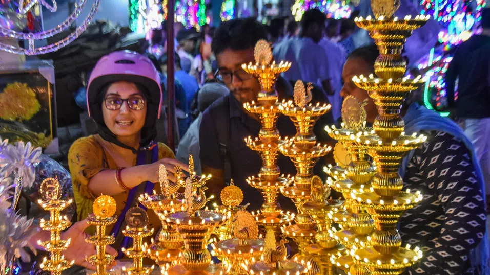 Техническа корекция или край на ралито: Защо цената на златото се срина с над 6% във вторник?