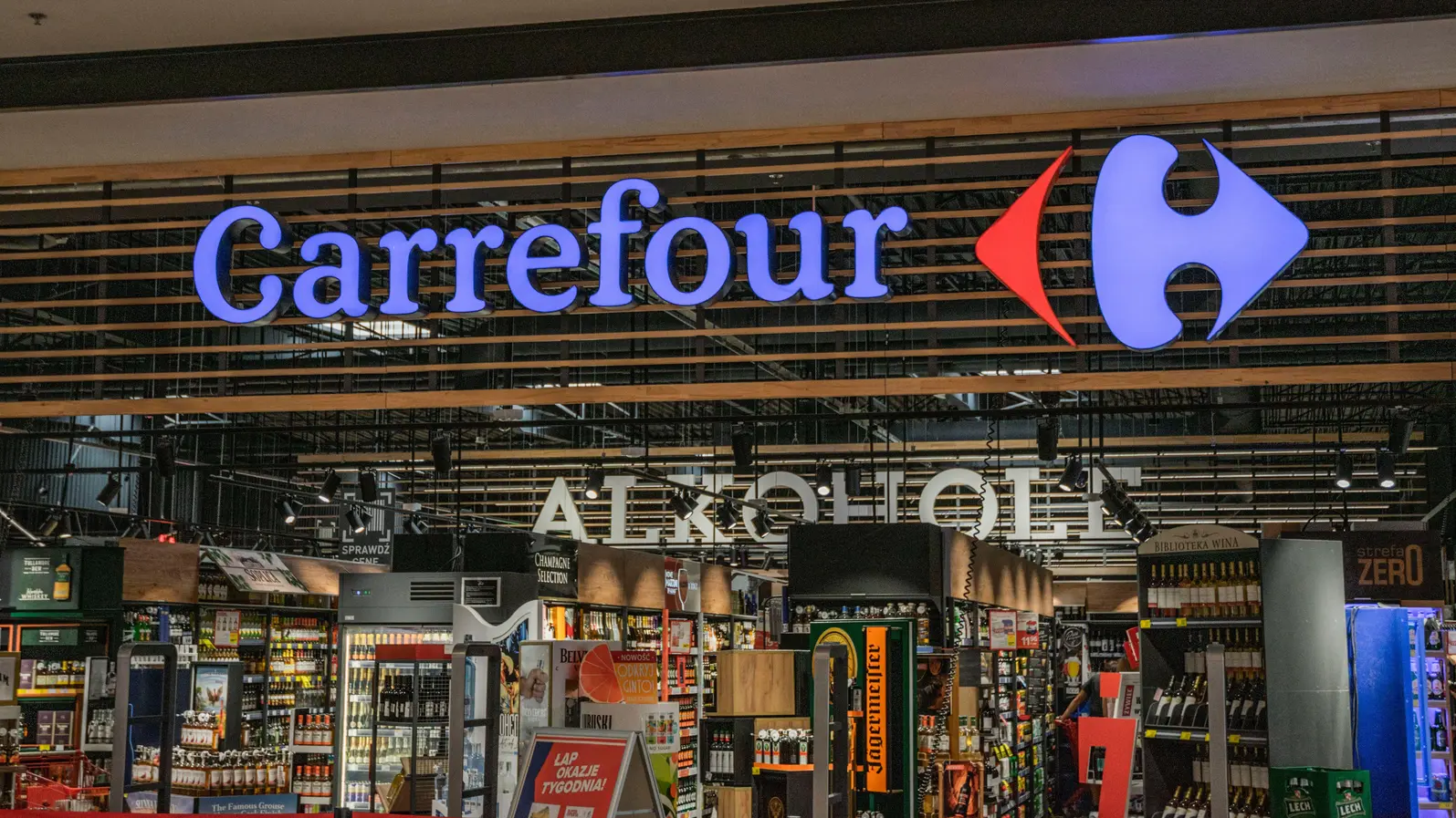 „Безпрецедентна ситуация“: Carrefour намалява прогнозата си за печалба заради протестите във Франция