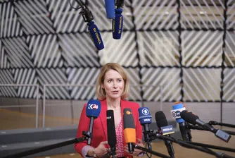 Кая Калас: Путин „се смее“, докато европейците падат в „капана“ му за украински територии