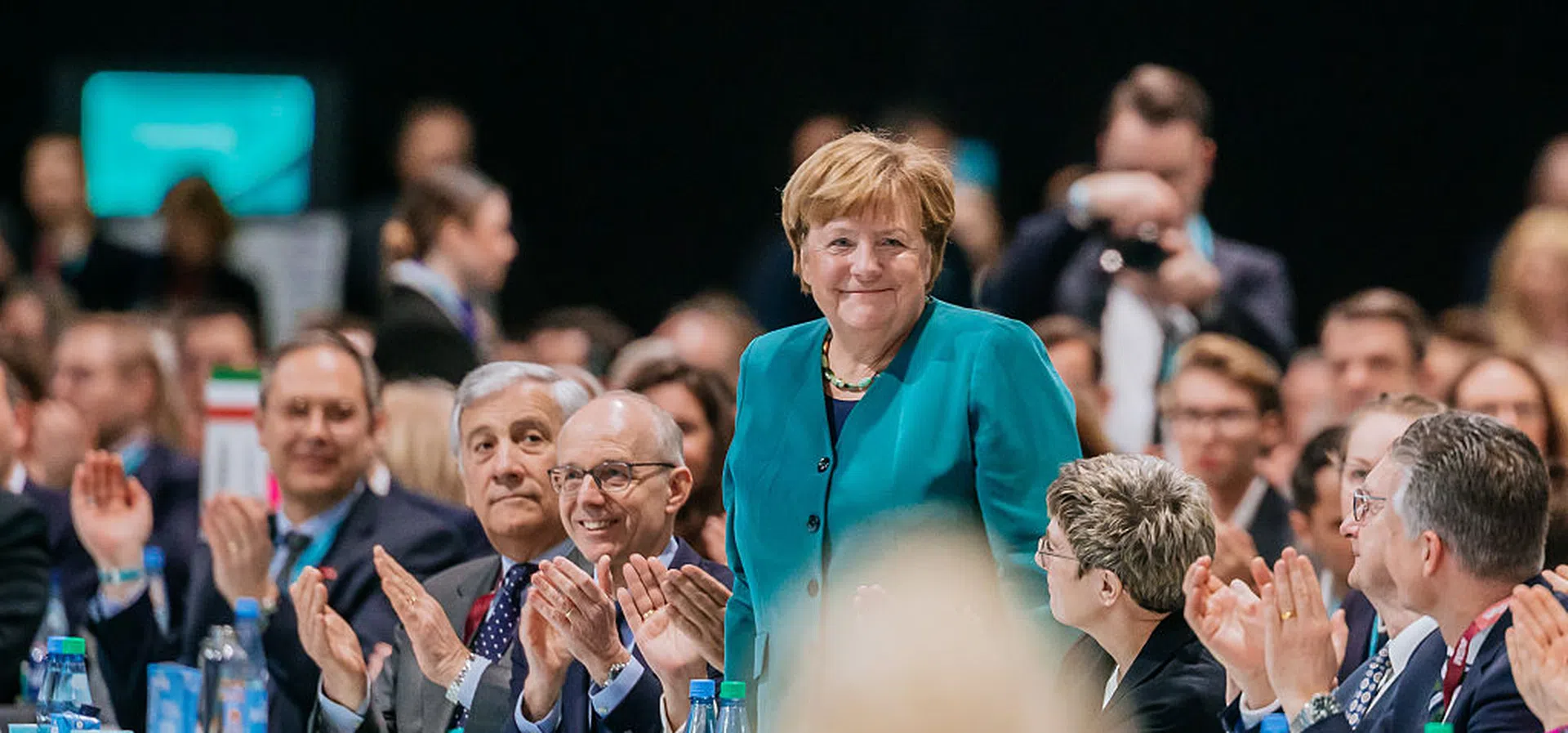 Защо германските консерватори не могат да превъзмогнат Ангела Меркел?