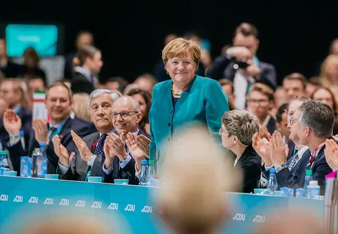 Защо германските консерватори не могат да превъзмогнат Ангела Меркел?