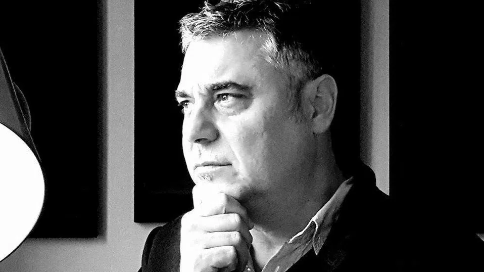 Почина писателят Алек Попов