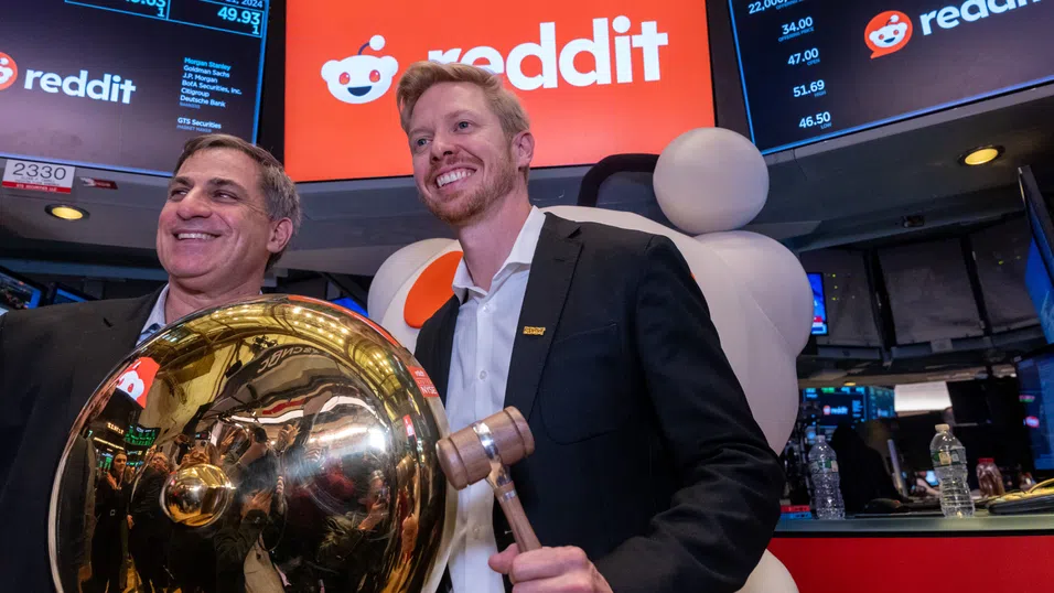 Човешкото познание триумфира: Чатботовете все по-често разчитат на Reddit