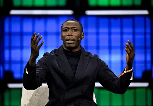 Да продадеш дигиталното си „аз“: Каби Ламе по пътя на бедняка-милиардер