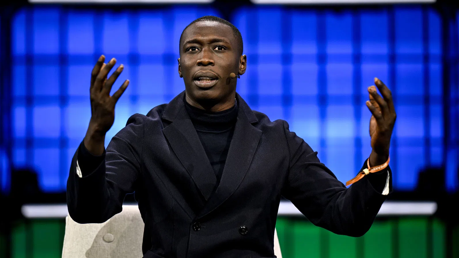 Да продадеш дигиталното си „аз“: Каби Ламе по пътя на бедняка-милиардер