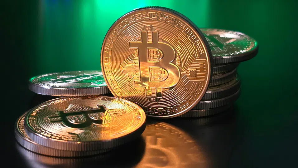 Биткойнът се представя по-добре от Nasdaq в условията на търговска война