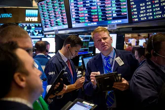 S&P 500 напредна с 0,3%, затваряйки при нов рекорд. Nasdaq Composite също достигна нов връх, покачвайки се с 0,2%