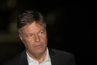 „Митата на ЕС върху китайски електромобили не са наказание“, заяви Роберт Хабек в Пекин