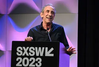 Не просто технология: Дъглас Рушков и мисията му за изкуствен интелект, с човека в основата