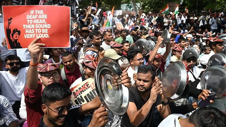 Как „Народната партия на хлебарките“ разпали политическото недоволство в Индия