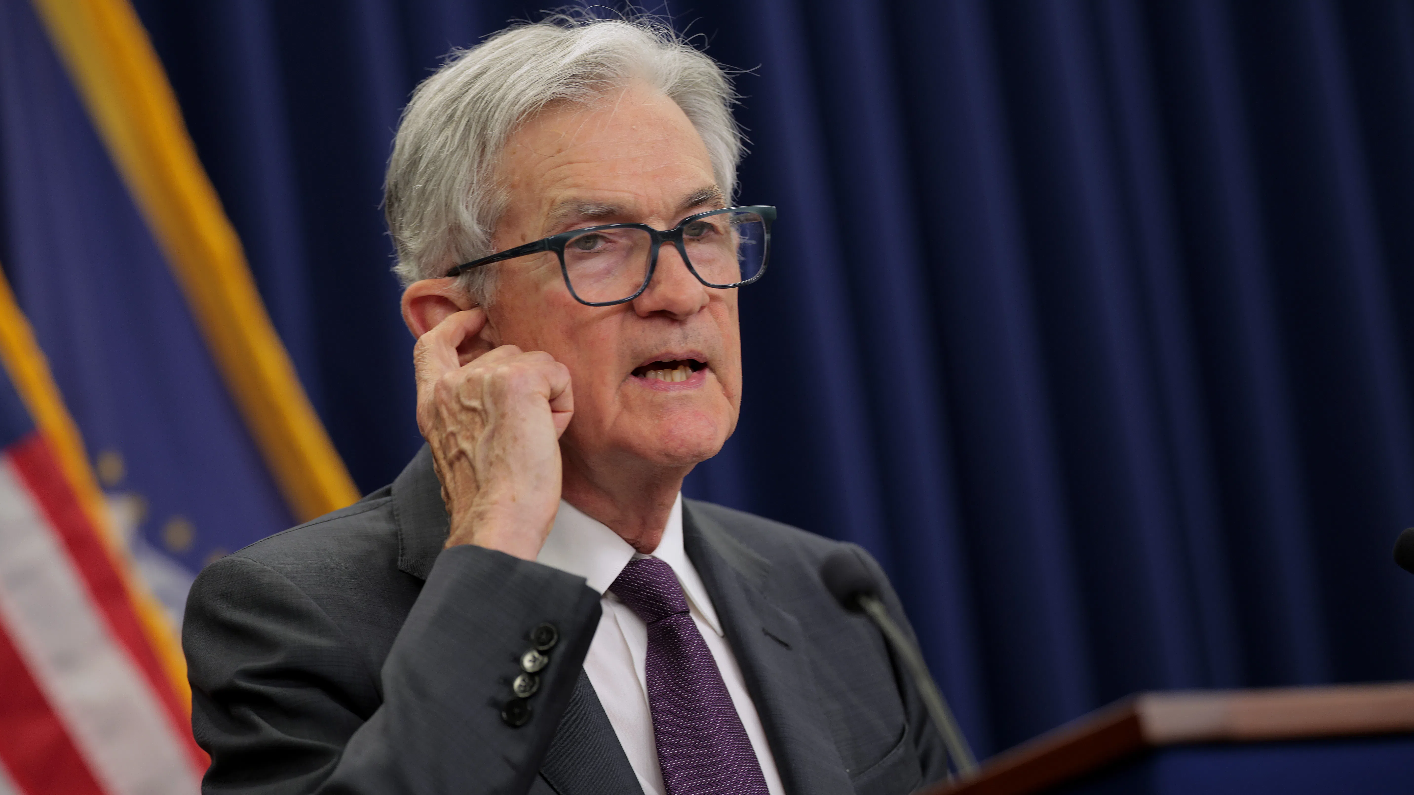 Фед понижи лихвите за втори път тази година и ще прекрати намаляването на баланса си през декември