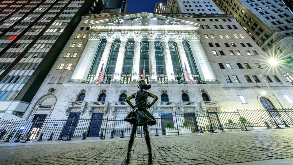 Уолстрийт приключи надолу последната за 2025 г. сесия, но основните индекси са с двуцифрени ръстове за годината