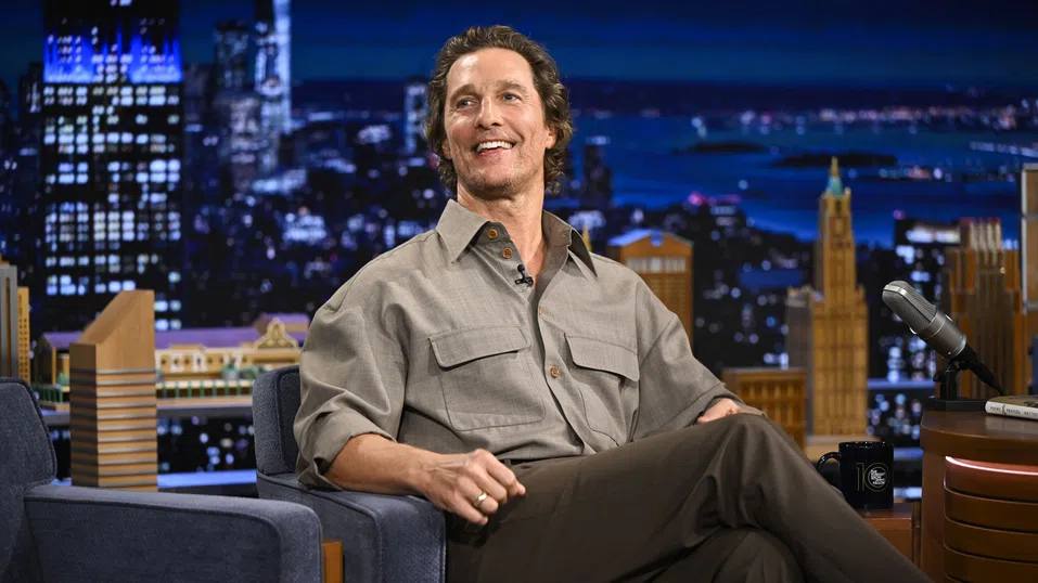 С текила и пържоли, но без интернет - писателският процес на Матю Макконъхи