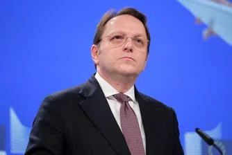 Евродепутати настояват за отговори и оставката на еврокомисаря Оливер Вархели